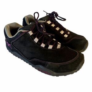 KURU Chicane Womens Size 7.5 Jet Black Boysenberry Nubuck Trail Walking Sneakers